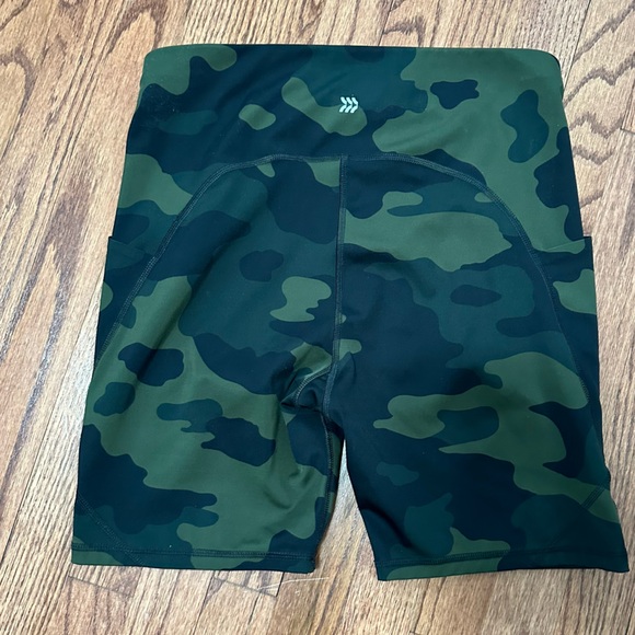 all in motion / Green, Black & Khaki Camouflage 7” Bike Shorts - Picture 3 of 7